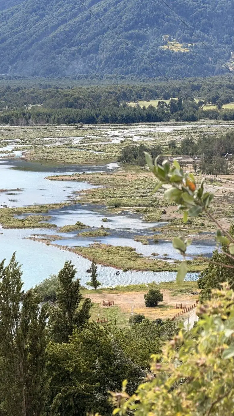El valle de Murta, con el río y los humedales