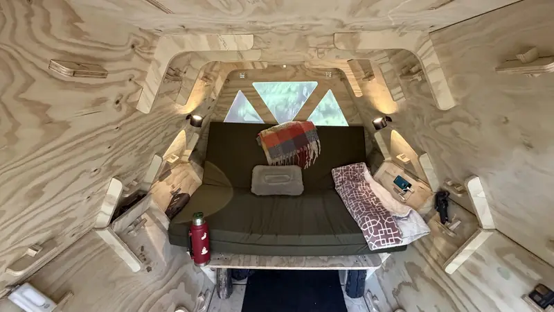La cama se vuelve sillón